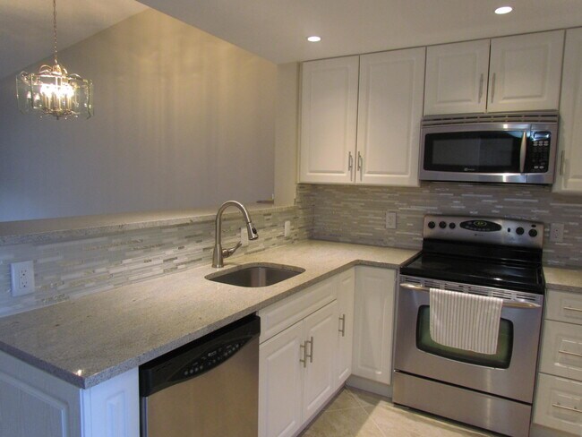 Building Photo - 21951 Soundview Terrace