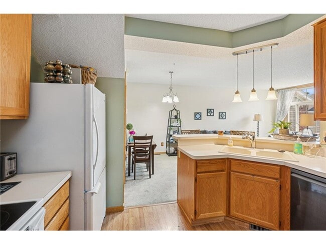 Building Photo - 8829 Branson Dr