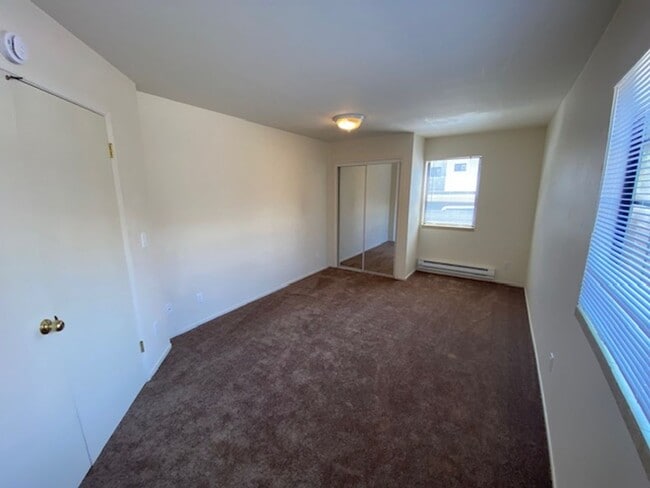 Building Photo - 739 W Franklin St