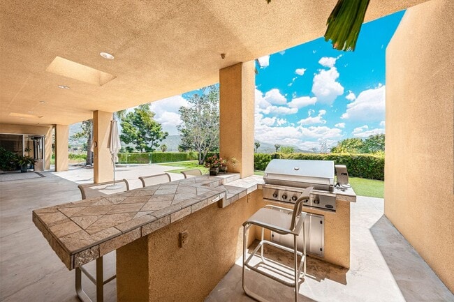 Building Photo - 10272 Overhill Dr