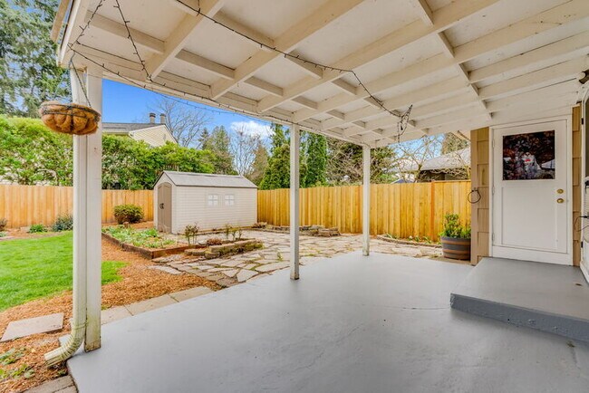 Building Photo - 12620 SW 12th St