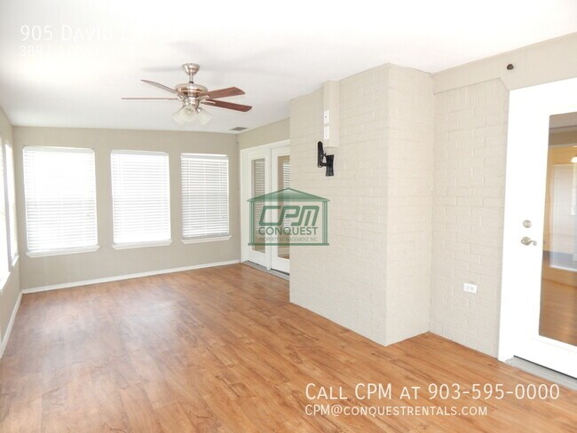Building Photo - 905 David Dr