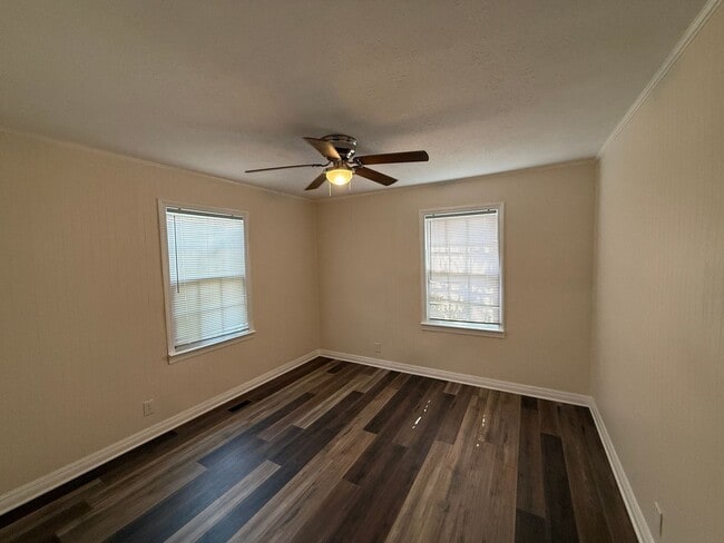Building Photo - Walking Distance to Pell City Courthouse, ...
