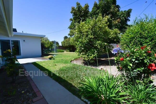 Building Photo - 1709 Ciprian Ave