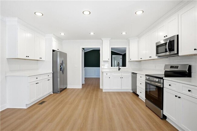 Building Photo - 127 Perry St