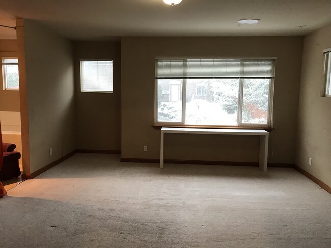 Building Photo - 1409 NE 166th Ct