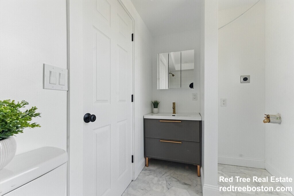 Building Photo - 80 Shirley St