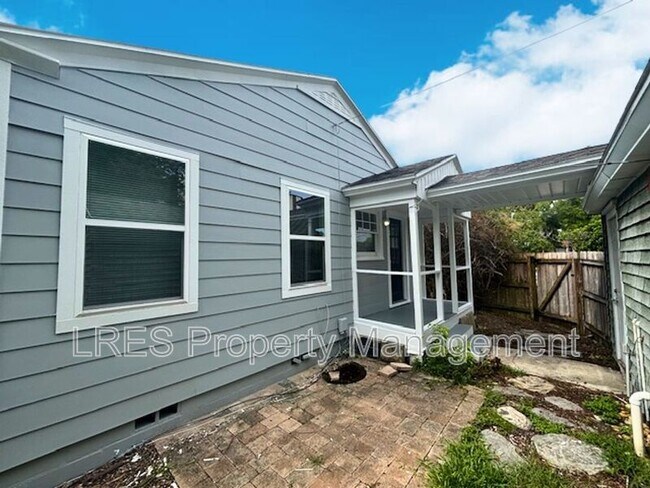 Building Photo - 1523 E Concord St