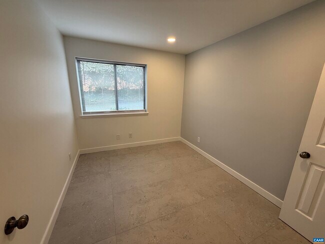 Building Photo - 2108 Jefferson Park Ave