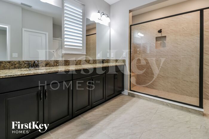 Building Photo - 31543 Fairhill Dr