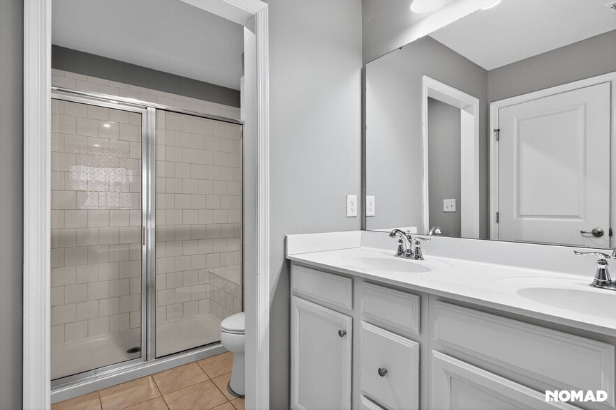 Building Photo - 305 Cross Country Way