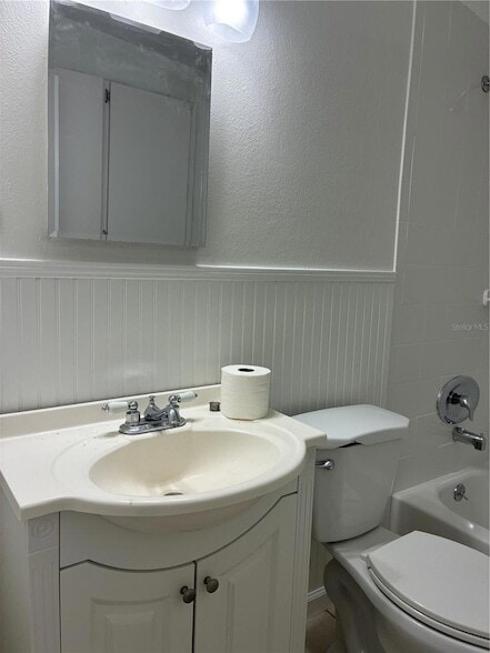 Building Photo - 6905 S Trask St