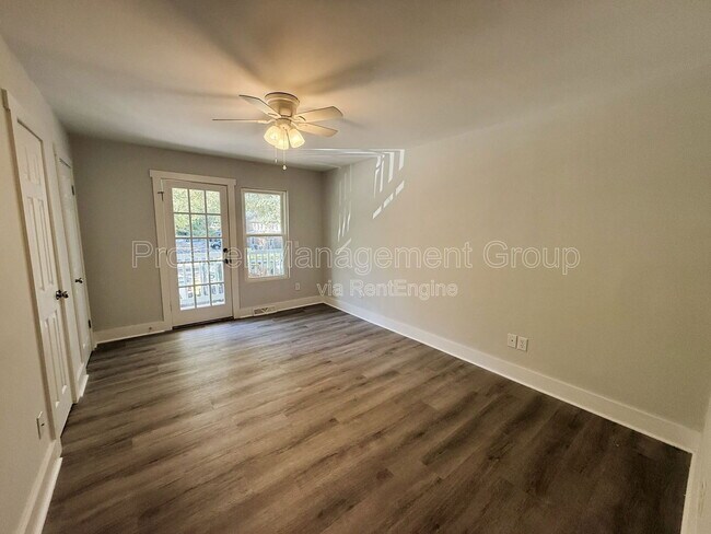 Building Photo - 258 Fleming Rd
