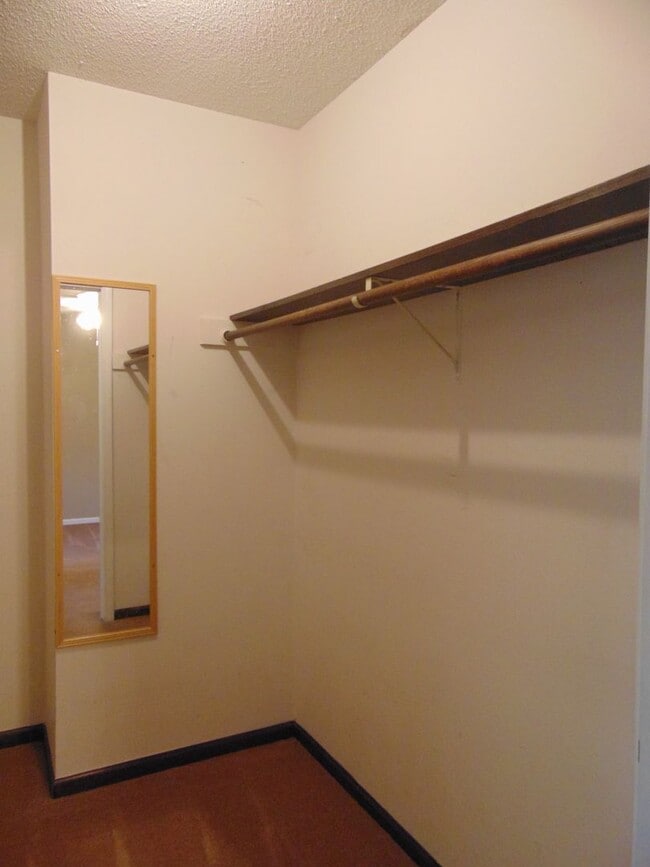Building Photo - Inviting 3 Bed 2 Bath House