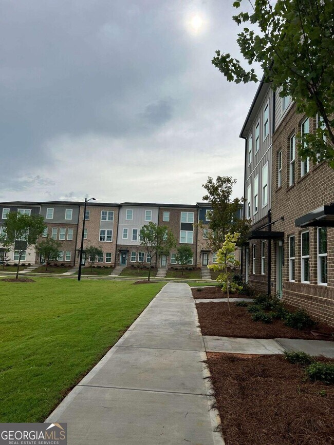 Building Photo - 327 Maltibie Dr