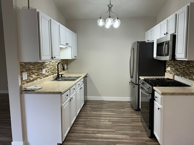 Building Photo - 992 Langtry Ct