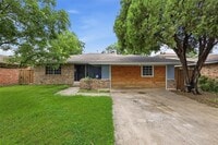 Building Photo - 2010 Swansee Dr