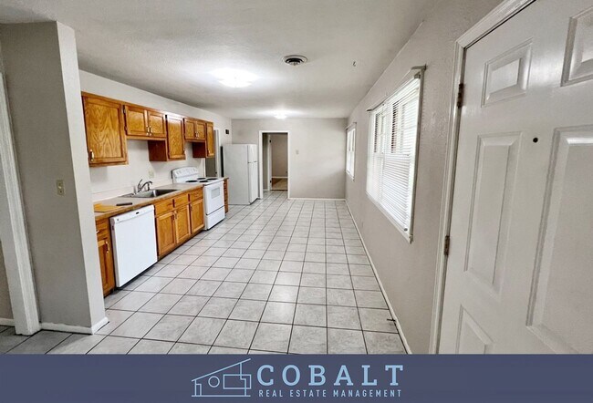 Primary Photo - Updated 4 Bed, Across from KSU! Available Aug 1, 2026!