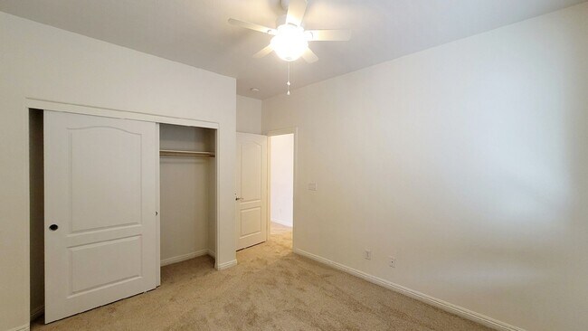 Building Photo - 5913 Altissimo St