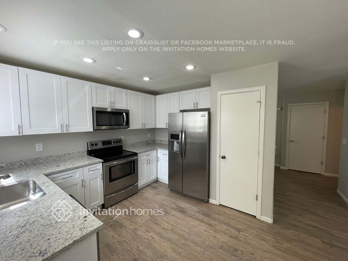 Building Photo - 4881 N Silverlace Dr