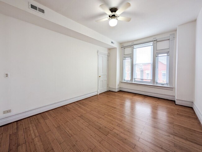 Building Photo - 2025 W Coulter St