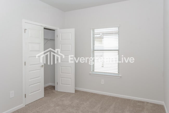 Building Photo - 14673 Mountain Strm Dr