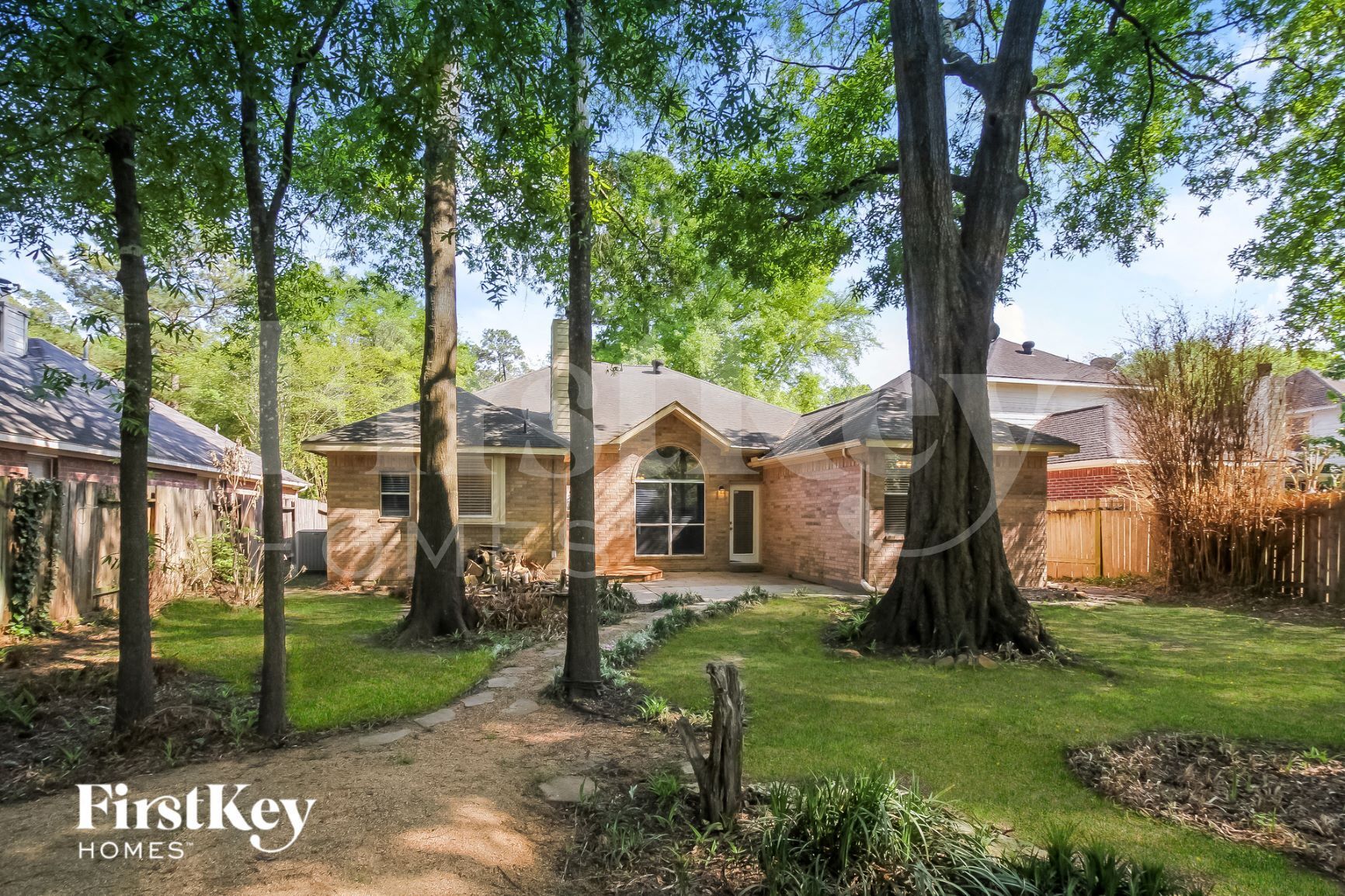 Building Photo - 6319 Upper Lake Dr