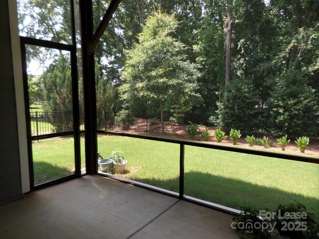 Building Photo - 13113 Kornegy Dr