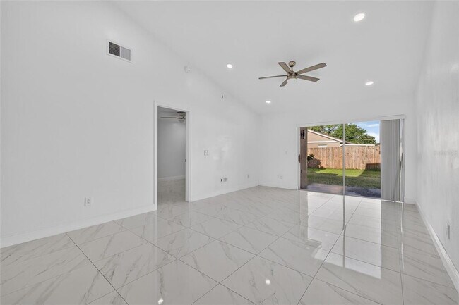 Building Photo - 3128 Sandy Shore Ln