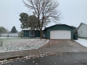 Building Photo - Post Falls Rancher