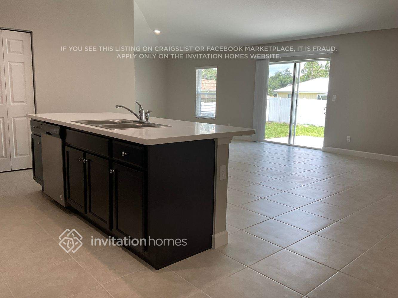 Building Photo - 982 Carver Rd SE