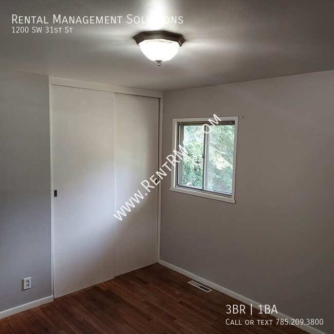 Building Photo - 1200 SW 31st St