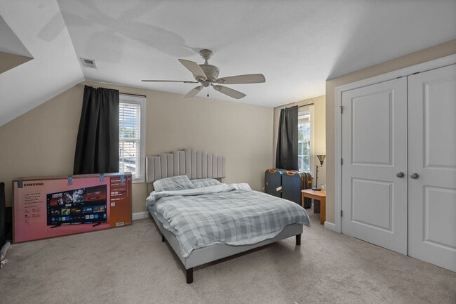 Building Photo - Beautifully Updated 4-Bedroom Home in Norf...