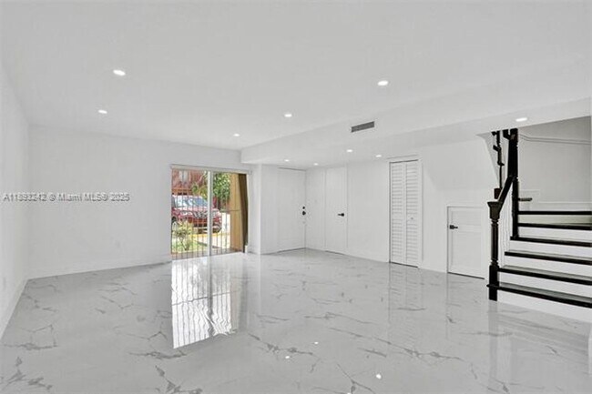 Building Photo - 606 NW 107th Ave