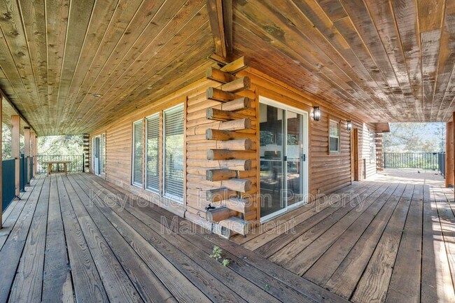 Building Photo - 5800 McKinley Dr