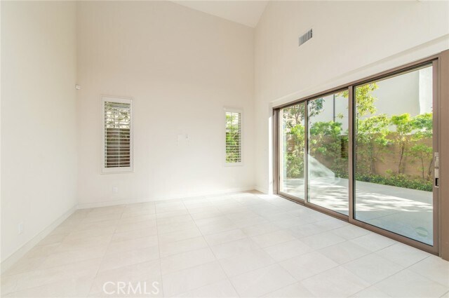 Building Photo - 111 Winnett