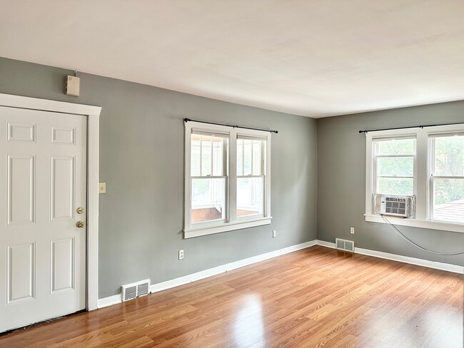 Building Photo - 718 Parkway Ave