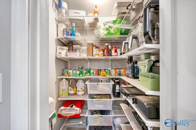 Building Photo - 404 Cloverleaf Dr