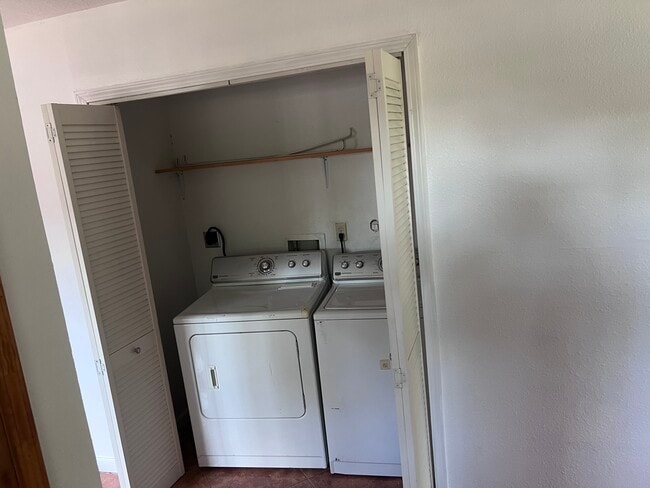 Building Photo - 4536 Viola St