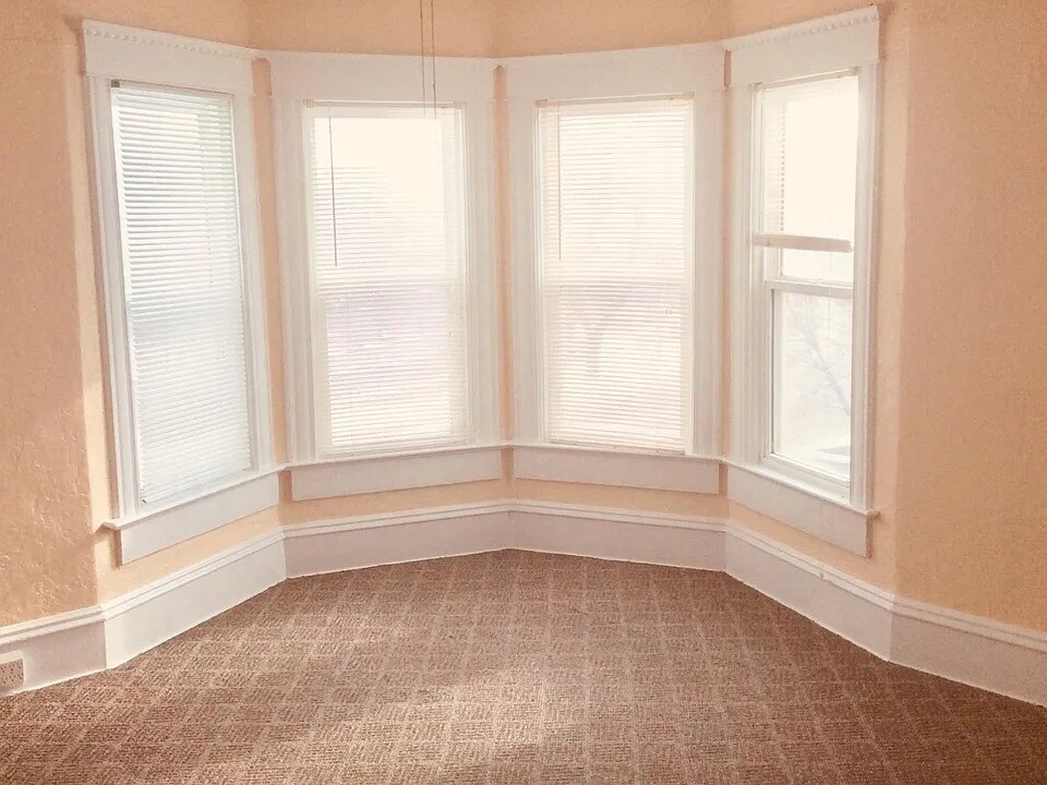 Building Photo - 715 W Colorado Ave