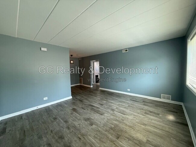 Building Photo - 342 Wilson Ave