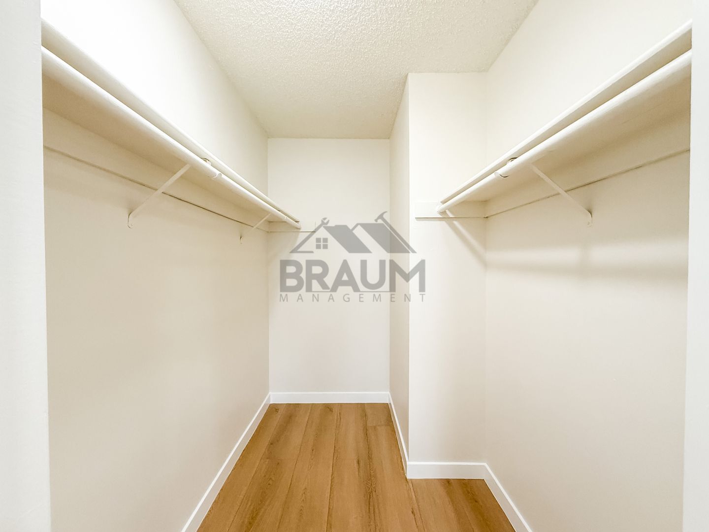 Building Photo - 13347 Victory Blvd