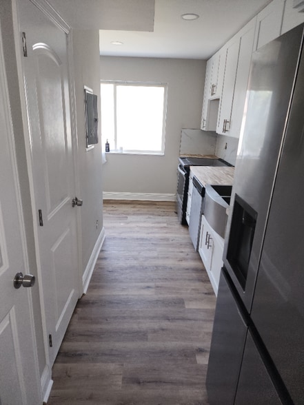 Building Photo - 0 W Lake Ave NW