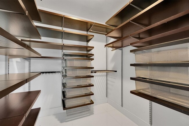 Building Photo - 640 NW 30th St