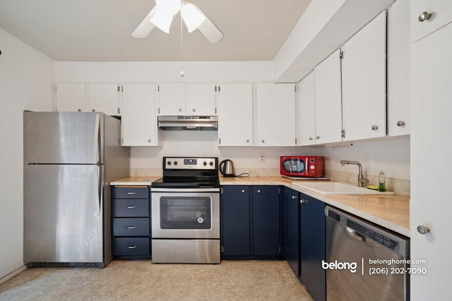 Building Photo - 12200 NE 147th Pl