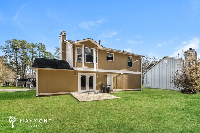 Building Photo - Comfortable Two-Story Living in Decatur