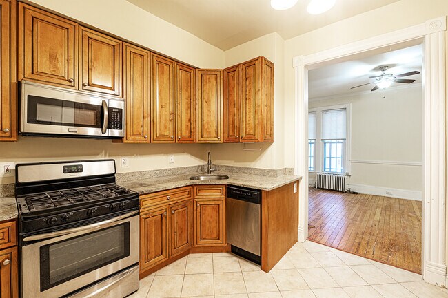 Kitchen - 1823 Riggs Pl NW