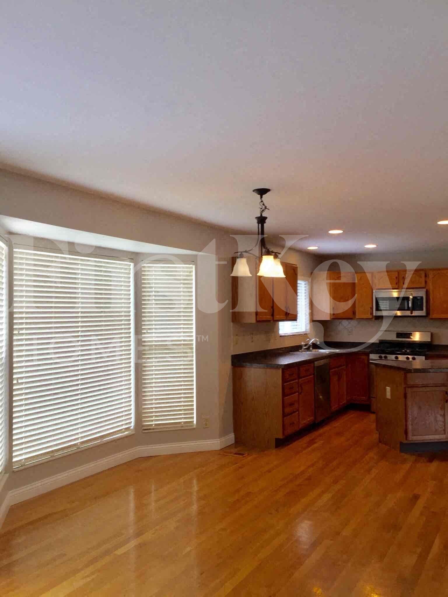 Building Photo - 8560 Elmcreek Ct