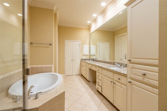 Building Photo - 18119 Frankford Lakes Cir
