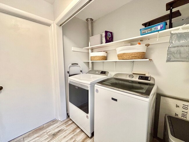 Building Photo - Stunning Virginia Beach Condo with Waterfr...